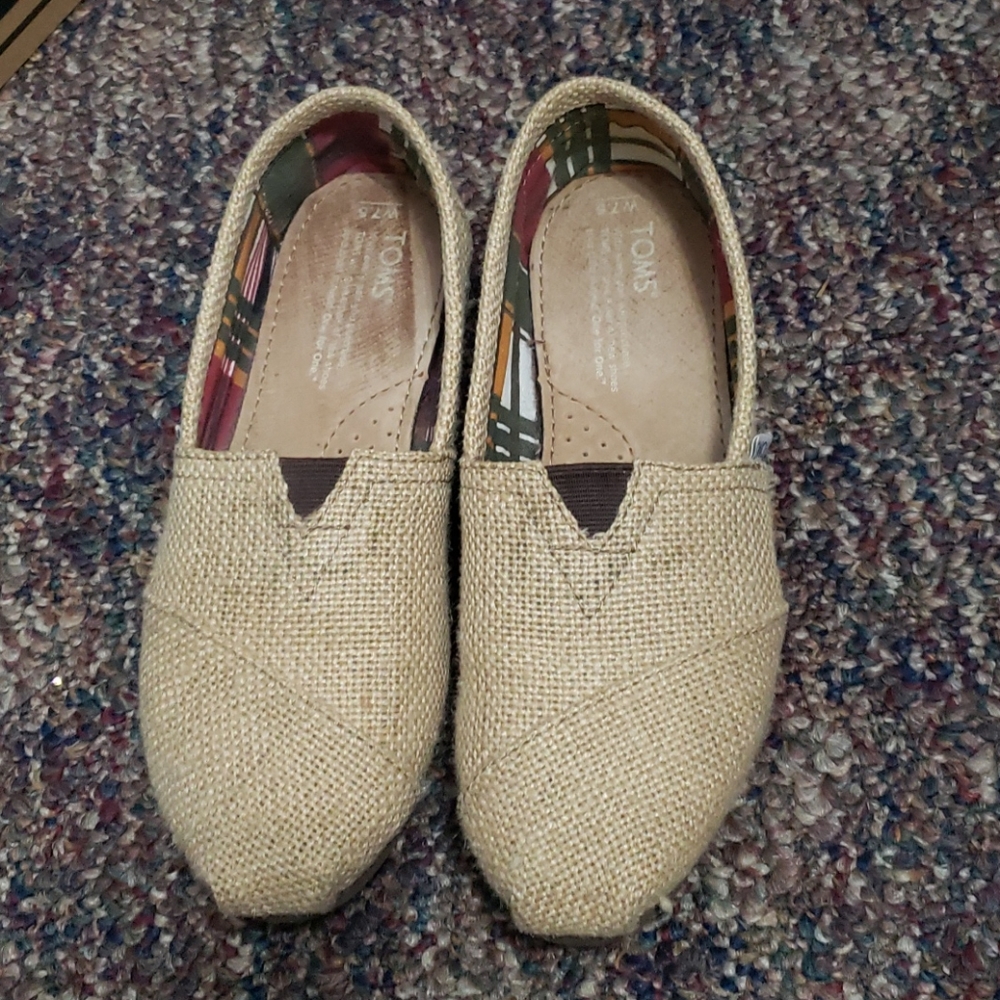 Toms shoes